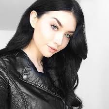 Log In Instagram Dark Hair Pale Skin Black Hair Pale Skin Black Hair Green Eyes