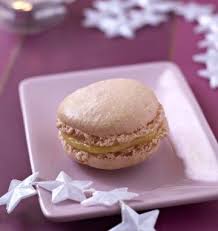Macarons A La Mangue Recette Recette Macaron Recettes De Cuisine Macaron