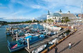 The fisherman and the fish. Tamsui Fisherman S Wharf Scenic Spot Search