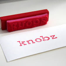 Das ist super einfach, macht ordentlich spaß und weil es hier wirklich hilft, den prozess einmal in bewegten bildern zu sehen, gibt es die anleitung noch ein paar tipps zum stempel schnitzen: Ich Brauch Einen Stempel Jetzt I Need A Stamp Now