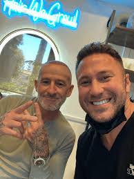 Elijah Scholer's Instagram, Twitter & Facebook