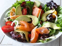 Salade Saumon Fume Avocat Tomates La Cuisine D Adeline Recette Salade Saumon Salade Saumon Fume Salade Saumon Avocat