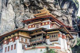 Rundreisen, erlebnisreisen und trekking weltweit in kleingruppen oder individuell. Taktshang Kloster Bhutan Franks Travelbox