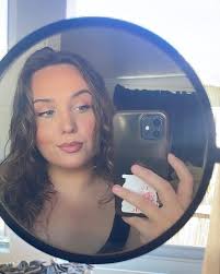 Molly Rea (@mollyrea_) • Instagram photos and videos