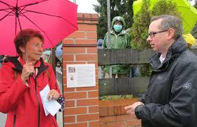 Are listed below, click on the city name to find distance between. Gedenktafel Fur Albert Hirte Erinnerung An Den Grunder Der Villenkolonie Hirschgarten Friedrichshagen