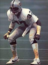 Lester Hayes Just Look At The Stickum Dripping From His Hands That Stuff Was Still Legal Into Th Oakland Raiders Football Raiders Football Oakland Raiders