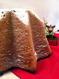 270 g di farina senza glutine 200 g di burro 100 g di zucchero 3 uova intere 1 bustina di lievito 1 bustina di vanillina un po' di latte un pizzico di sale zucchero a velo. Pandoro Senza Glutine Dolci Pasticci