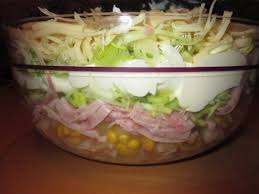 Kochen und backen mit freunden. Schichtsalat