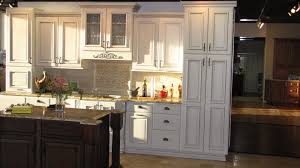 Fieldstone Cabinetry Macadamia Tinted Varnish With Chocolate Glaze Taupe Granite Countertop W Handmade Ceramics Ba Kitchen Design Kitchen Kitchen And Bath