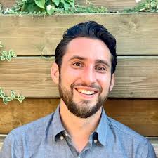 Learn about the Mentors helping entrepreneurs in our program