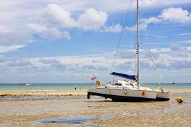 Jersey è un'isola posta nel canale della manica che assieme alle altre isole del canale rappresenta gli ultimi resti del ducato di normandia e fa parte del baliato di jersey. Le Spiagge Di Jersey Isole Normanne Regno Unito