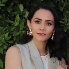 Sara Levens's Instagram, Twitter & Facebook