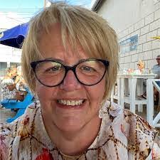 Sandra Orton's Instagram, Twitter & Facebook