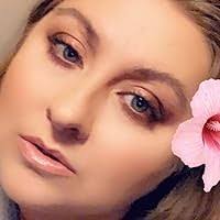 Melanie Grim's Instagram, Twitter & Facebook