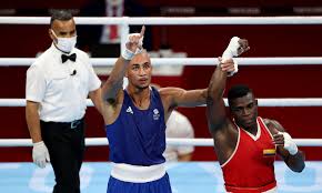 Последние твиты от ben whittaker (@bengwhittaker). Tokyo Olympics Team Gb Boxing Star Ben Whittaker Beats Jorge Luis Vivas In His Opening Bout Daily Mail Online