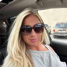 peoplem.ag/4ffaSVM Just days after Priscilla Presley alleged that the owner  of an auction house that sells memorabilia belonging to her ex-husband  Elvis Presley was financially abusing her, the same auction house has