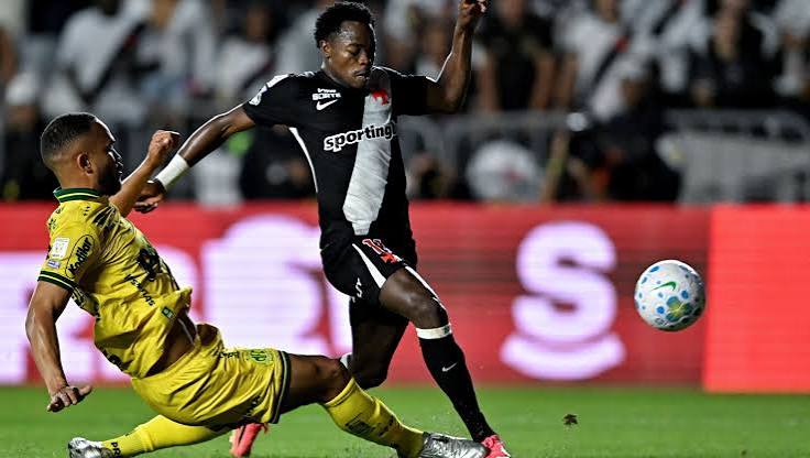 Brasileir&atilde;o: com gola&ccedil;o, Vasco busca empate com Mirassol, mas segue no Z4 | CNN Brasil