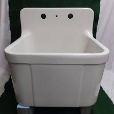 When a larger basin is required for cleaning up messes, bathing the dogs, washing up after gardening, or changing the oil in your car, a utility sink is exactly what you need. Noconexpress Vintage Porcelain Laundry Tub