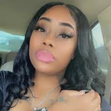 Leola Beasley's Instagram, Twitter & Facebook