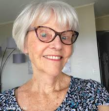 How to rest head after retina surgery?