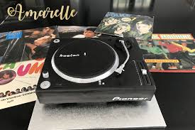 Gateau Platine Dj Par Patisserie Amarelle Platine Dj Dj Platine