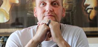 De redactie, auteur op Nieuw-Volendam