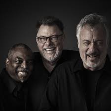 He also appeared as riker in star trek: Jonathan Frakes On Twitter