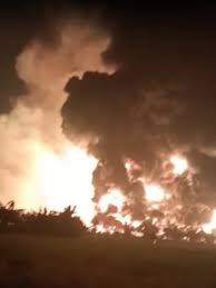 Ada tiga orang warga dikabarkan hilang saat kilang minyak pertamina balongan, kabupaten indramayu, meledak. L Clnxt7113izm