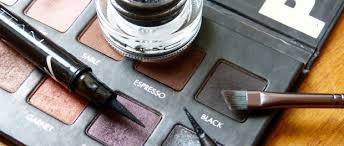 Lll eyeliner richtig auftragen schminktipps vom make up artist flüssiger oder gel eyeliner? Eyeliner Auftragen Leicht Gemacht Beautylog