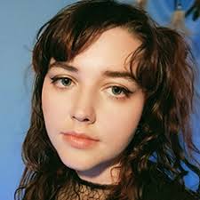 Sinead Cameron's Instagram, Twitter & Facebook