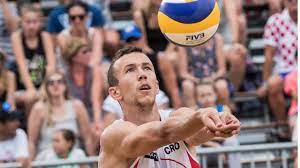 Learn to play beach volleyball at manly and maroubra. Ex Wolfsburger Beim Beachvolleyball Fur Sein Hobby Zahlt Perisic Strafe Fussball Bild De