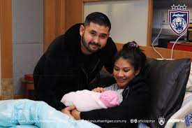 His royal highness major general tunku ismail ibni sultan ibrahim, the crown. Tmj And Wife Welcome Adorable Baby Girl Coconuts Kl