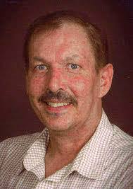 Dee Loveland's Instagram, Twitter & Facebook