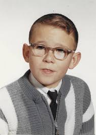 This was me in 1987. I thought I was so ugly. I'd kill to look like that  now! 22 years old! Those glasses tho!! Lol!!