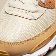Realiza todas tus actividades con la comodidad de las nike air max 90. Nike Air Max 90 Caramel Cz3950 101 Release Info Sneakernews Com