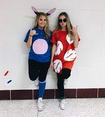 16 Easy Halloween Costumes You Can Pull Off Last Minute Her Campus Cute Group Halloween Costumes Halloween Costumes Friends Cute Halloween Costumes