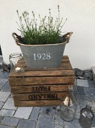 Alte Holzkiste Im Garten Alte Holzkisten Garten Holzkisten