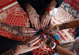 Henna penetrates only the top few layers of skin, so as your skin exfoliates away, so does the henna stain. 10 Photos That Will Totally Make You Want To Get A Henna Tattoo This Summerx