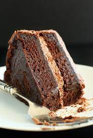 It has a lovely sweet and nutty/buttery date and walnut filling, which lies in the middle of two buttery layers of cake/bun/scone. James Martin Date And Walnut Cake James Martin Date And Walnut Cake King Cake Wikipedia