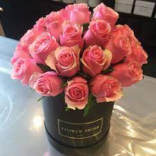 Flowerbox Flower Box Roses Box Of Flowers Roses In A Box Flowerstore Fashion Wedding Idea Flowers Pink And White Pink Luxury Flowers Flower Boxes Flower Store