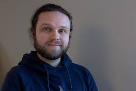 Daniel Lie gledet seg til å starte på skolen. Han elsket å lære, og så frem  til å utforske både tall og bokstaver. Men allerede det første året skjønte  han at noe