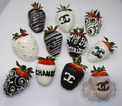 chanel strawberries chocolate covered strawberries bouquet chocolate dipped fruit chocolate strawberries