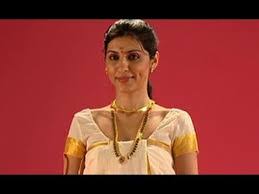 niveditha's blog: How to Wear a saree in Kerala Style / Mundu Neriyathum  saree?