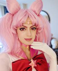 Just an old Chibiusa selfie to break up the wedding dress progress! .  Costume by me/my team @cosmiccoterie Brooch & accessories:  @thegeekyseamstress Wig: @vickiebane . #chibimooncosplay #chibiusacosplay  #chibimoon #chibiusa #eternalsailorchibimoon ...