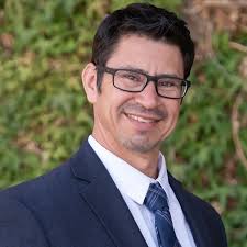 Damian Arellano's Instagram, Twitter & Facebook