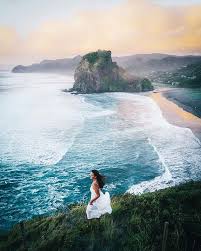 Spending The Day At Piha Beach Is One Of The Best Relaxing Things To Do In New Zealand Tap This Pin And Check Out New Zealand Travel Travel Best Travel Sites