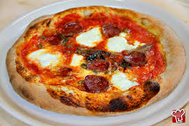 Pizza Classica Con I Sapori Del Sud E Impasto Biga Ricetta Idee Alimentari Pasti Italiani Impasto