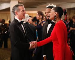 548 Likes 5 Comments Crew Ish Crew Ish On Instagram The Johnson S Are Back Next Tuesday With A Special Guest Ericgarc In 2020 Blackish Tracee Ellis Ross Image