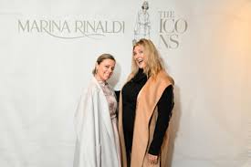 L'idea di tornare a striscia la notizia, in diretta (da stasera, lunedì 8 marzo, su canale 5), la rende un po' nervosa. Francesca Manzini Connections Zimbio