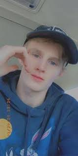 Sean Mooneyham's Instagram, Twitter & Facebook